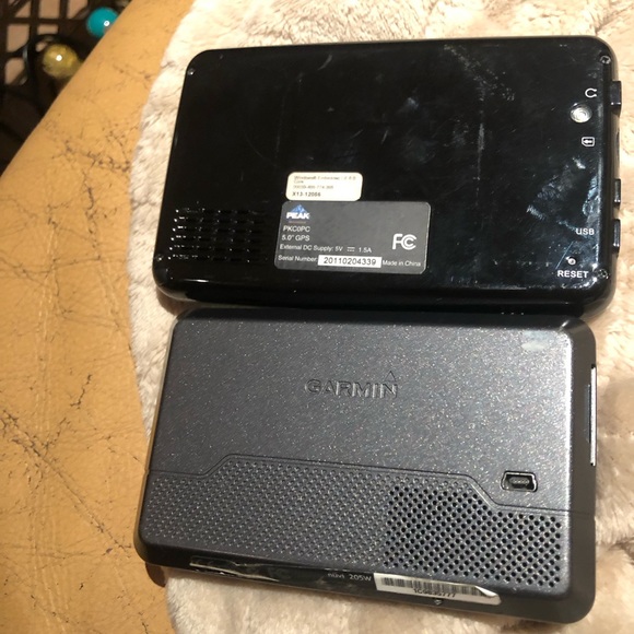 2 gps good working condition - Picture 2 of 3